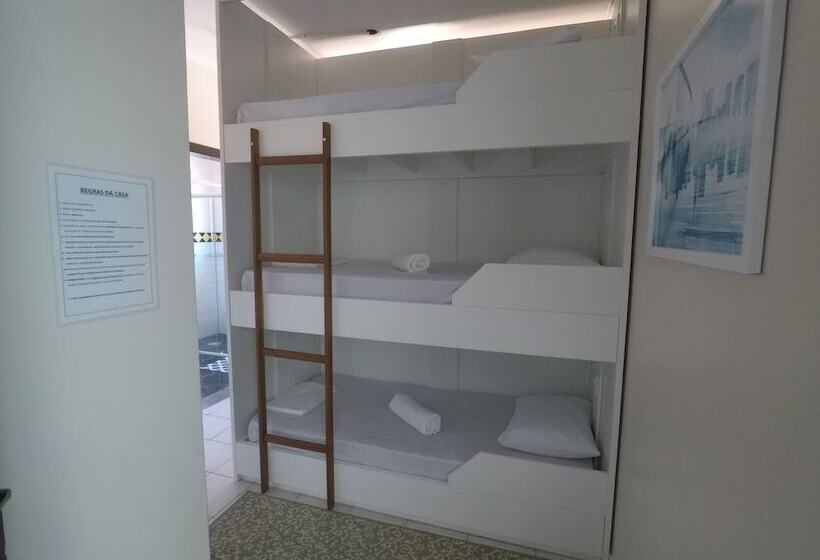 Кровать в Общей Комнате, Blue House Hostel Peruíbe