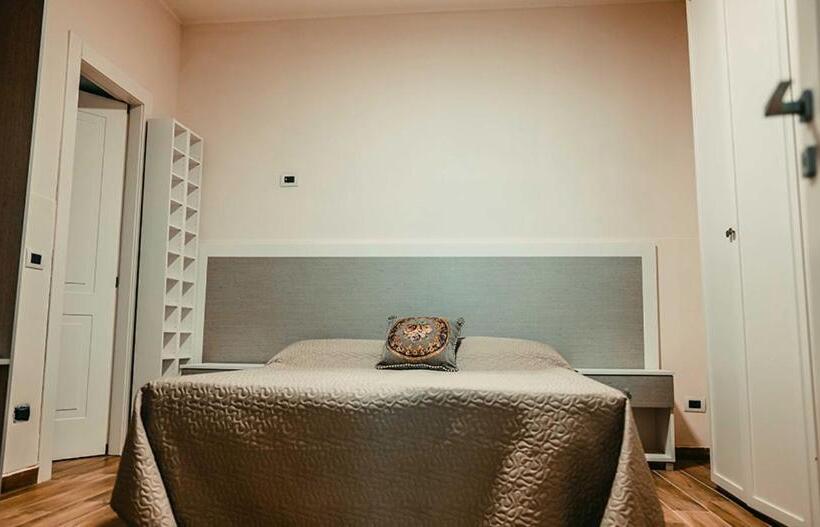 デラックスの４人部屋, Domus Antica