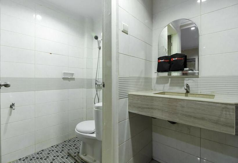 标准间, Reddoorz Plus Syariah @ Jalan Sriwijaya Medan