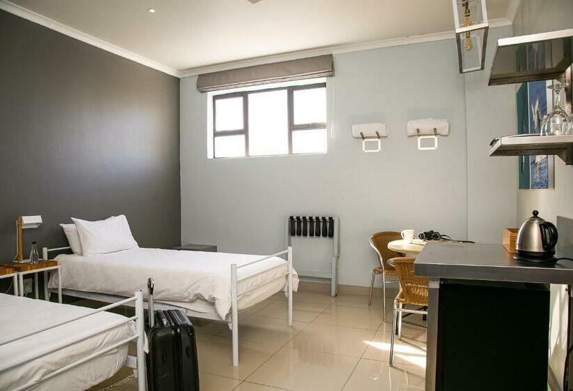 اتاق استاندارد با سرویس بهداشتی مشترک, Zzzone Boutique Hostel