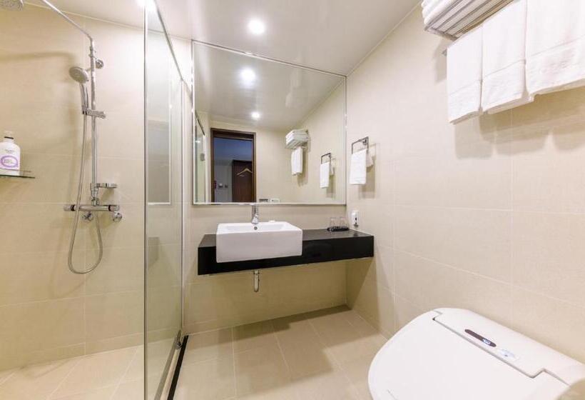 Семейный Номер, Shin Shin Hotel Cheonjiyeon