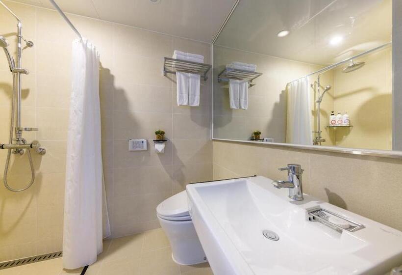 Семейный Номер, Shin Shin Hotel Cheonjiyeon
