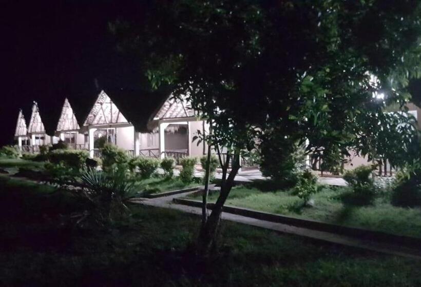 بانگلوی استاندارد با چشم‌انداز دریا, Sanjeela Plage Coco