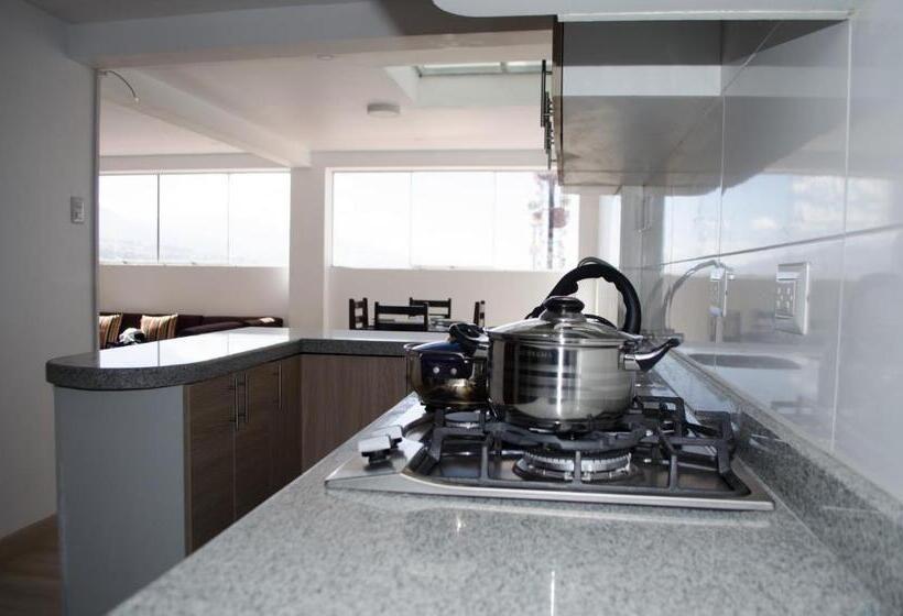 דירת שלושה חדרים, Mayte Apartment