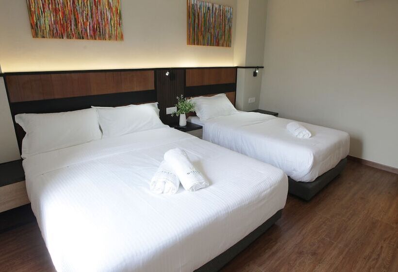 اتاق ساده سه‌ نفره, Monaco Hotel Cyberjaya