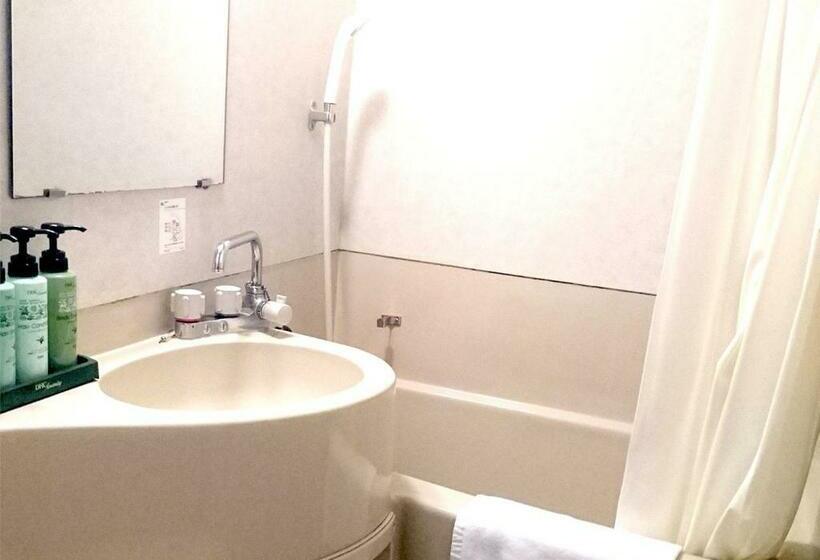 اتاق استاندارد یک نفره, Royal Inn Shinyamaguchi Ekimae