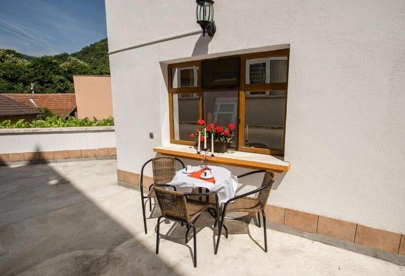 Apartamento 2 Dormitórios, Pensiunea Vila Europa