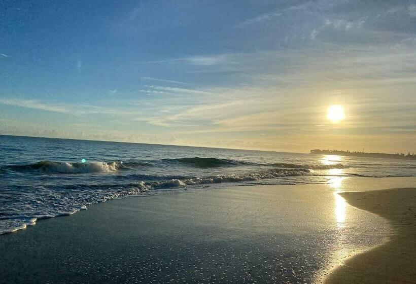 Дом 2 Спальни, Cabarete Beachfront Condos At Nanny Estate C 5