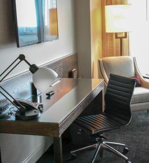 Quarto Estandar Cama King, Texas A&m Hotel And Conference Center