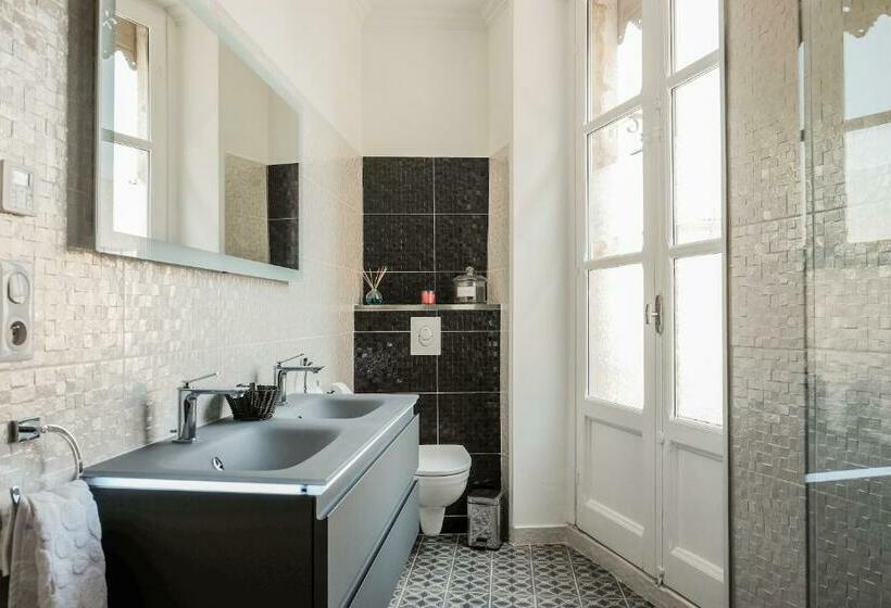 اتاق لوکس با بالکن, Les Suites De Peyrat