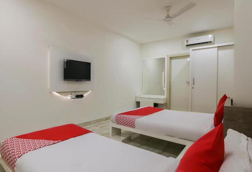اتاق لوکس, Capital O 15635 Elite Rooms & Banquet