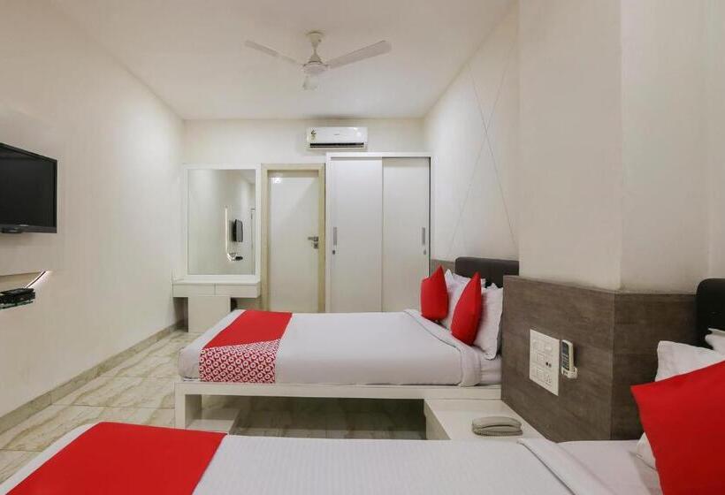 اتاق لوکس, Capital O 15635 Elite Rooms & Banquet