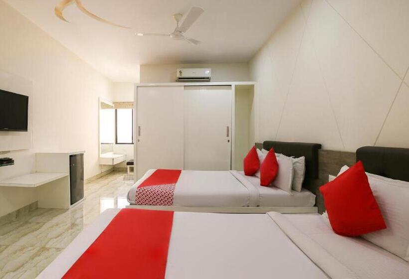 اتاق راحتی سه تخته, Capital O 15635 Elite Rooms & Banquet