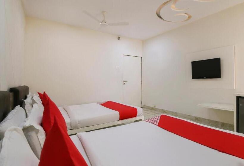 اتاق راحتی سه تخته, Capital O 15635 Elite Rooms & Banquet