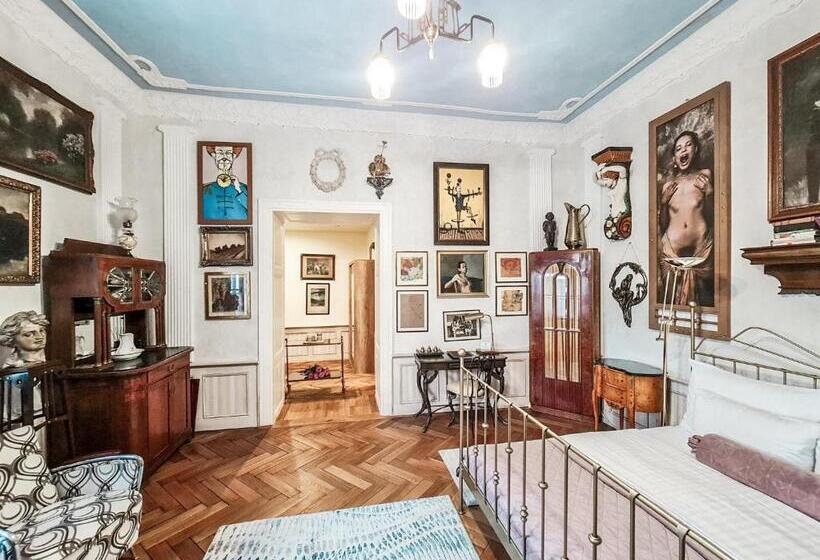 스탠다드 룸 킹사이즈 침대, Divna Pani Luxury Gallery Rooms