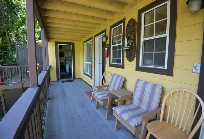 Четырехместный Номер Классик, River View Garden Resort