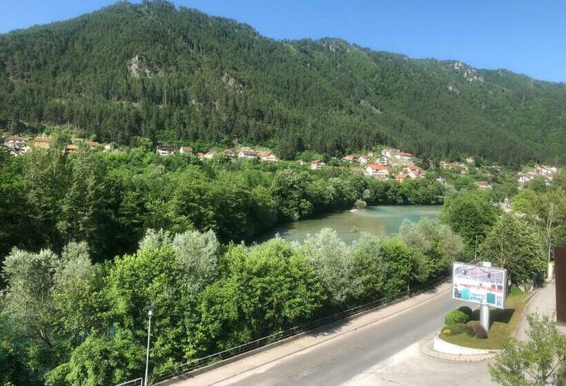 اتاق لوکس سه تخته, Pansion Neretva