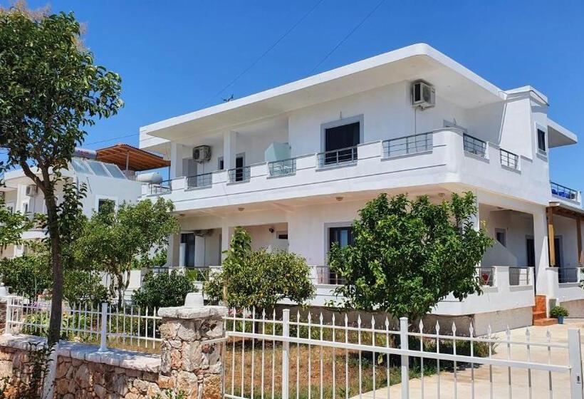 Standard Studio Sea View, Villa Soni Oruci