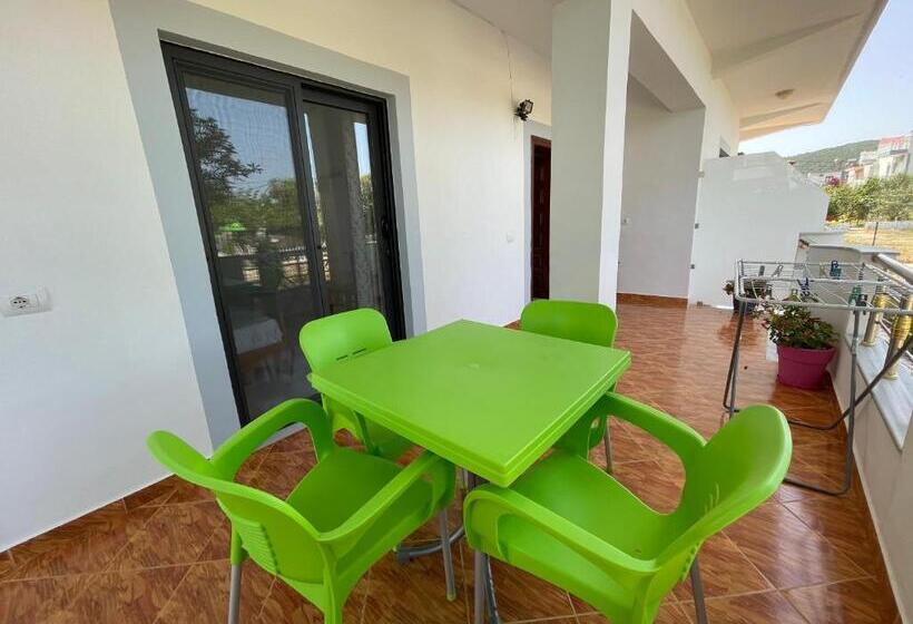 Standard Studio Garden View, Villa Soni Oruci