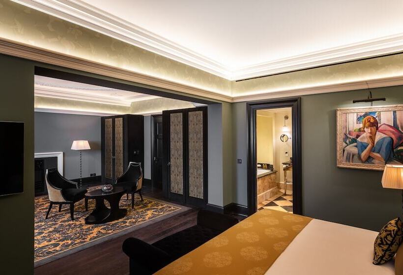 Standard Studio, L Oscar London