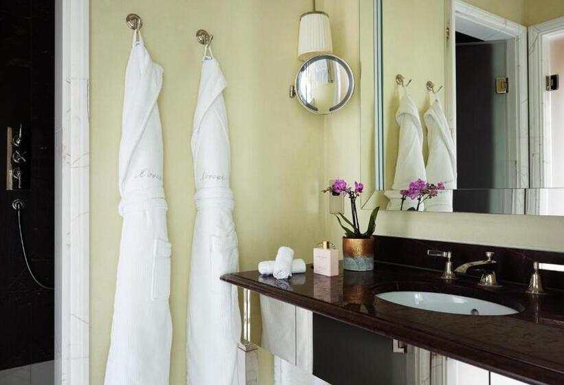 Junior Suite, L Oscar London
