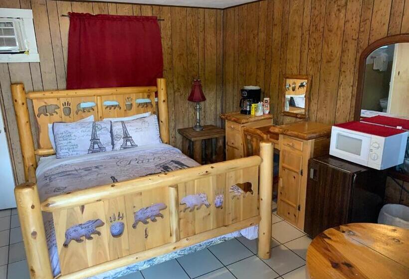 Standard Room, Phillips Historic Motel & Cottages