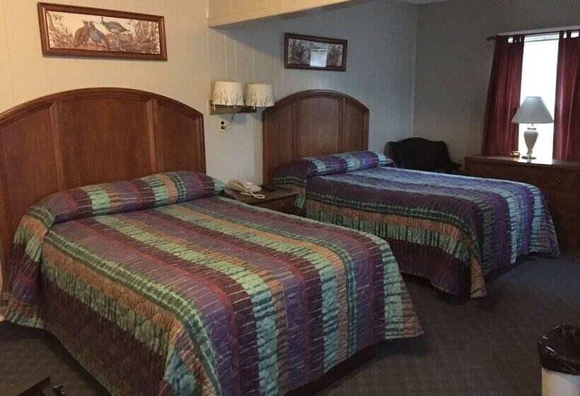 Standard Room, Phillips Historic Motel & Cottages