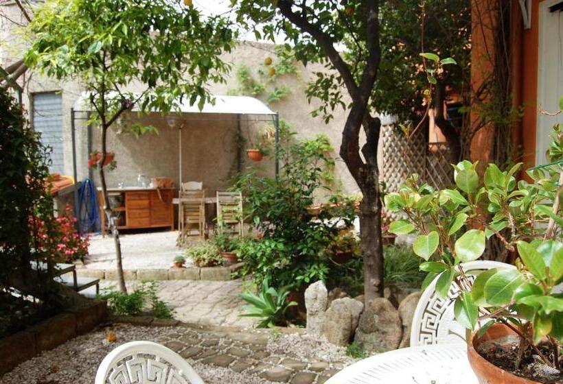 اتاق استاندارد با بالکن, Casa Satta 1925