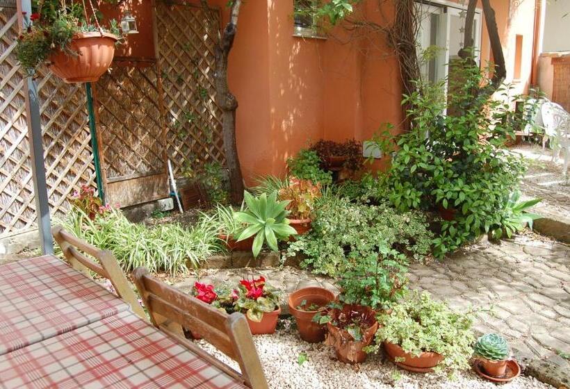 اتاق استاندارد با چشم‌انداز باغ, Casa Satta 1925