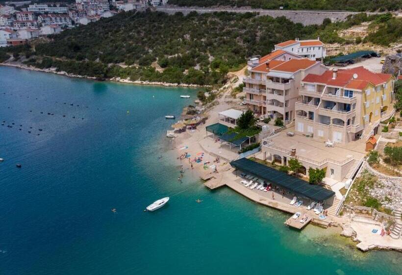 آپارتمان 1 خوابه همکف, Villa Jazina Pavlović