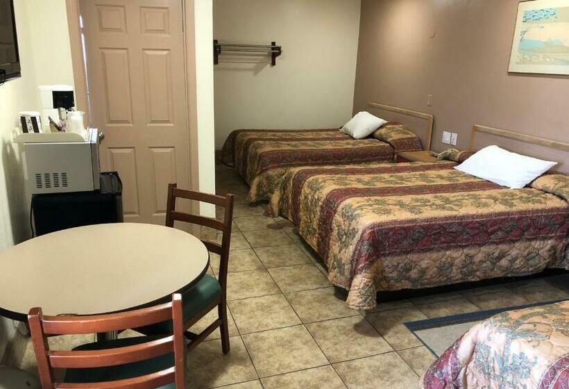 Трехместный Номер Deluxe, Topper Motel