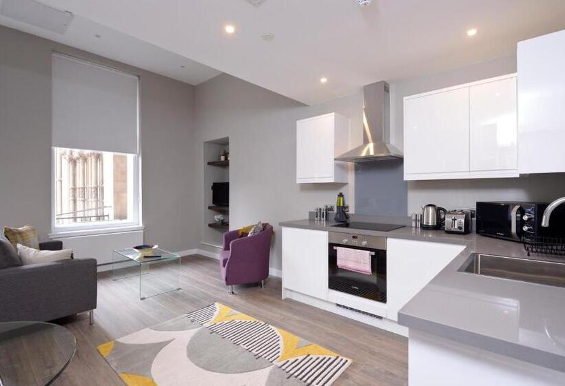 דירת חדר סופריור, Nelson Mandela Place Apartments