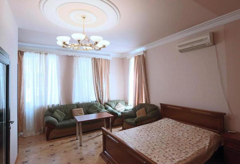 اتاق استاندارد چهار تخته, Garnim Guest House