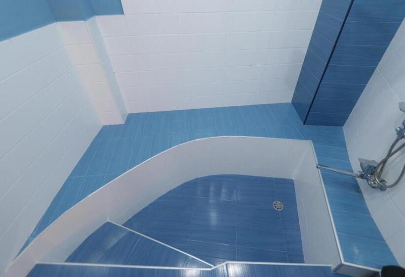اتاق استاندارد سه نفره, Garnim Guest House
