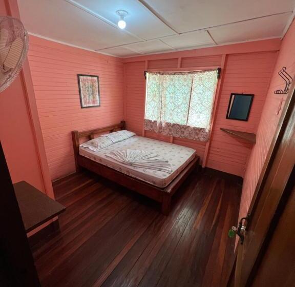스탠다드 룸 공동 욕실, Pura Vida Hostel