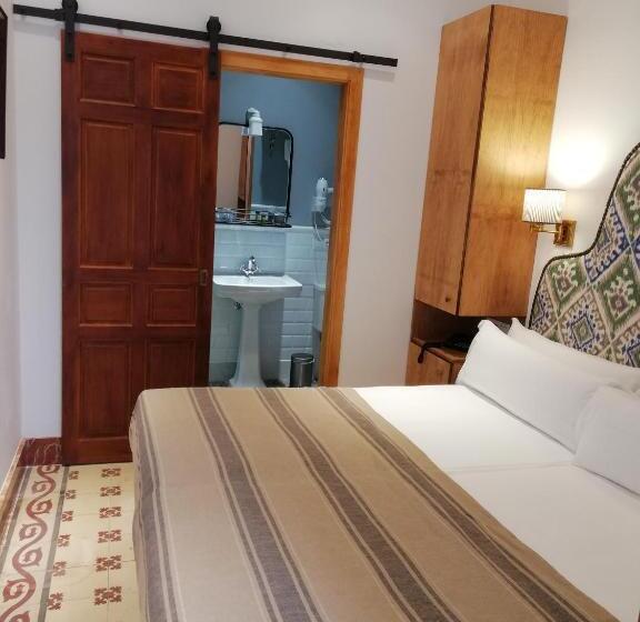 اتاق اکونومی, Nüa Santiago15