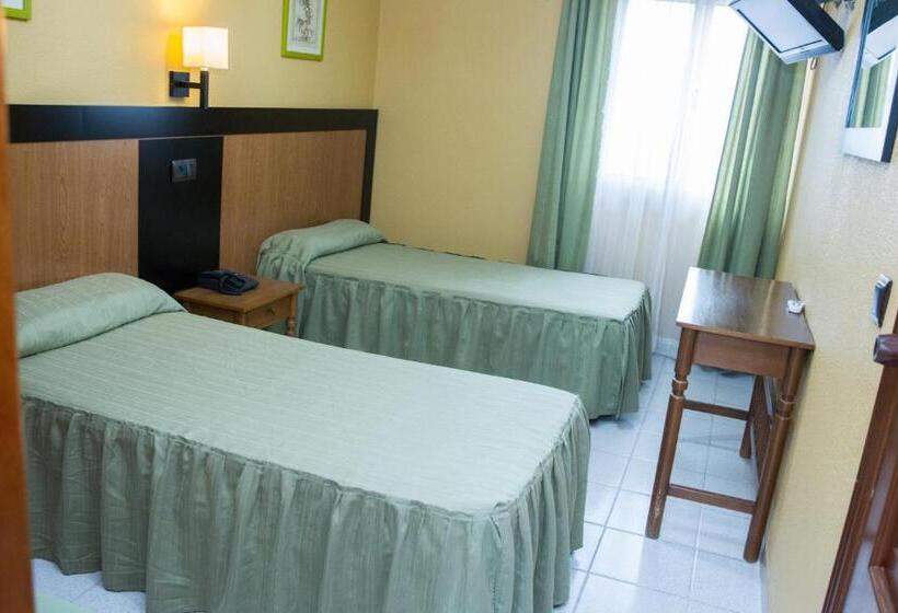 Номер Стандарт, Hostelería La Palmera De Miajadas Sl