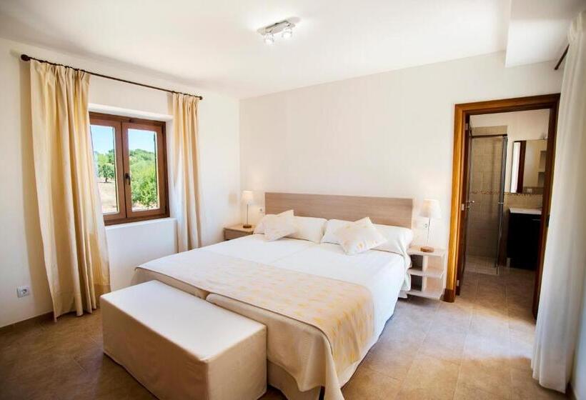 اتاق لوکس با بالکن, Agroturismo Sa Marina