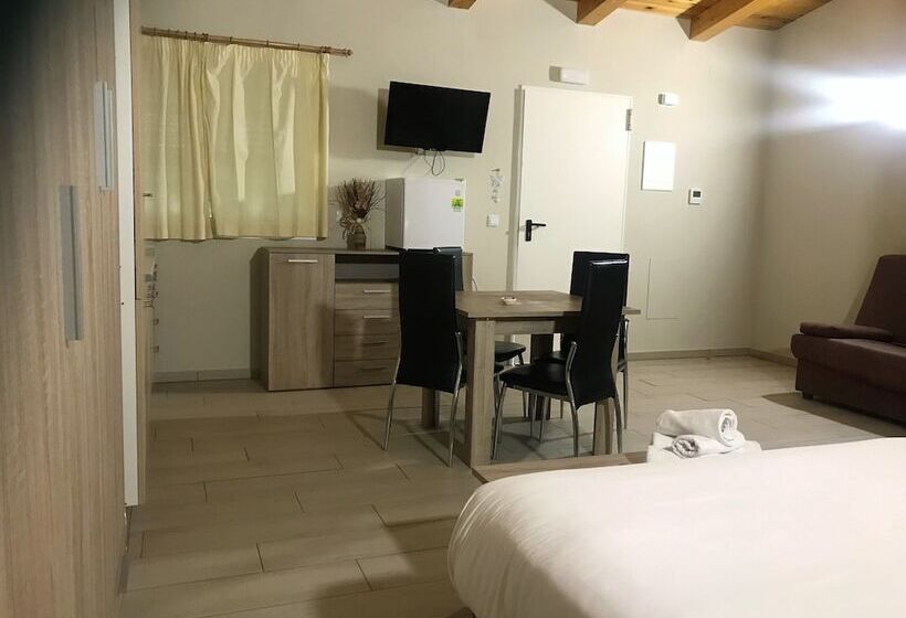 Номер Стандарт, Apartamentos Giuliano