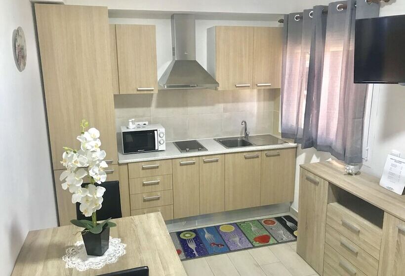 Апартаменты 1 Спальня, Apartamentos Giuliano