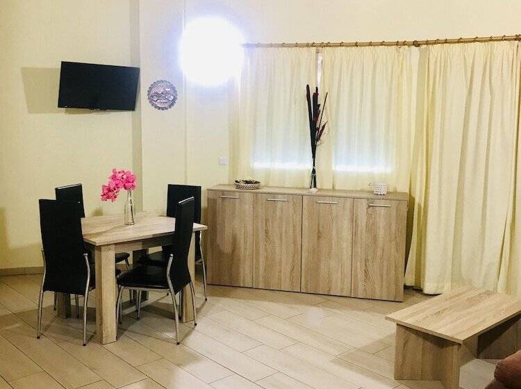 Апартаменты 1 Спальня, Apartamentos Giuliano