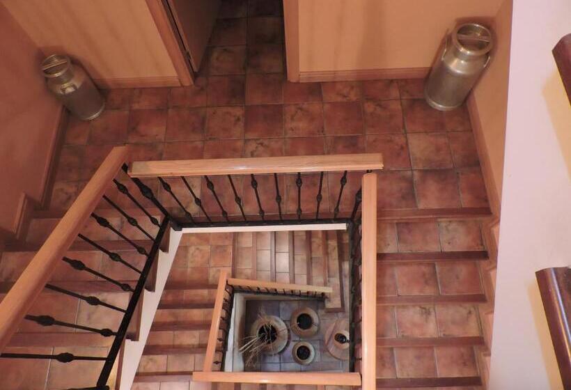 Номер Стандарт Трехместный, Hostal Villa De Navarrete