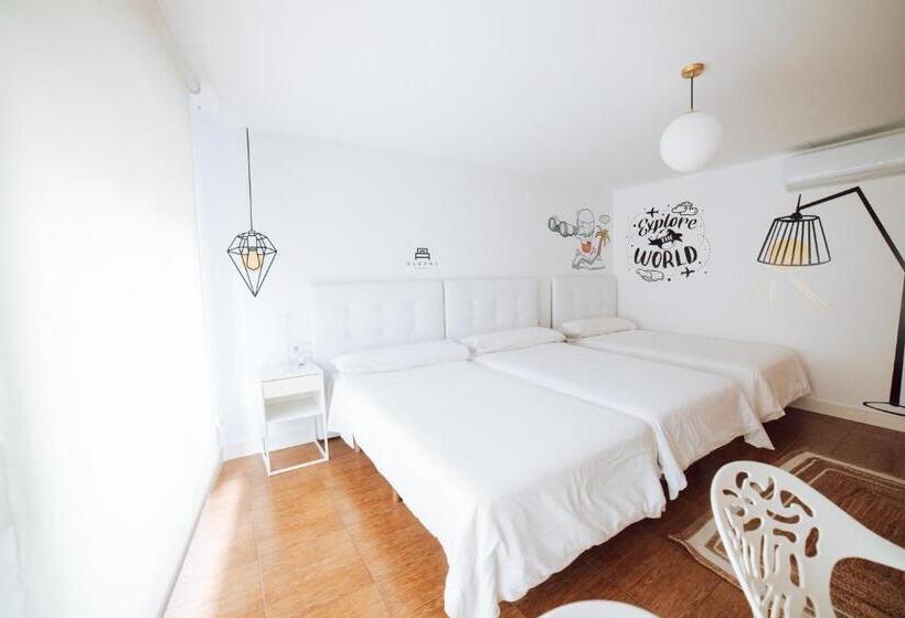اتاق استاندارد سه نفره, Hostal Pozo