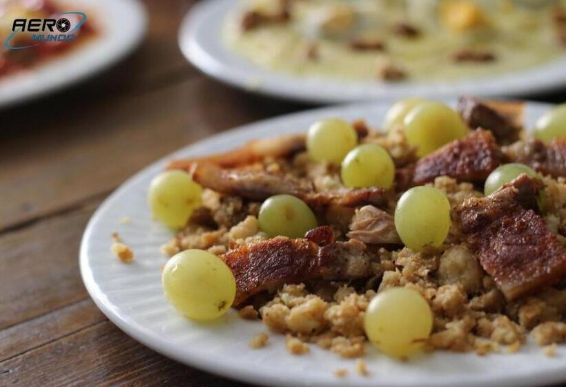 Четырехместный Номер Стандарт с Балконом, Posada Maruja