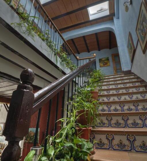 Четырехместный Номер Стандарт с Балконом, Posada Maruja