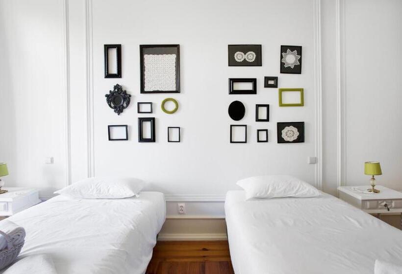 Семейный Номер Совместный Санузел, Typical Lisbon Guest House