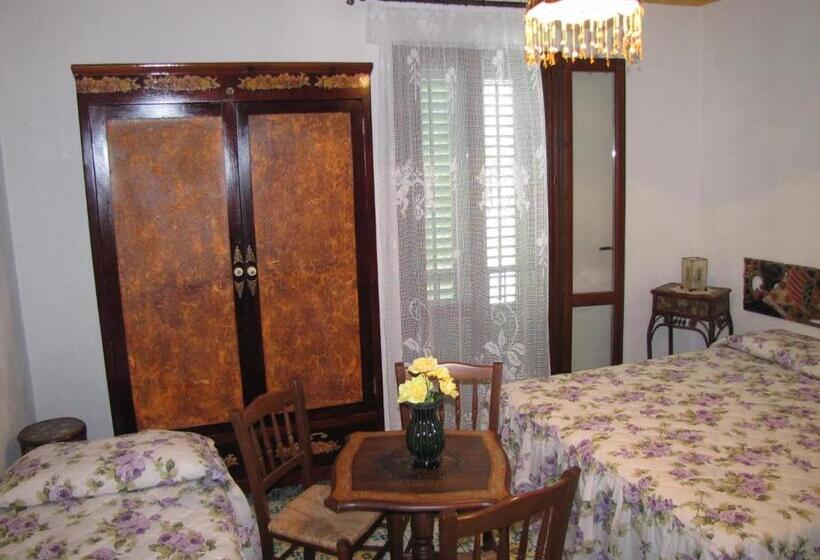 اتاق استاندارد سه نفره, Guest House Al Gattopardo