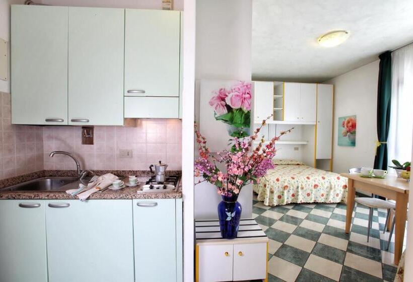 استودیوی استاندارد, Daina Residence