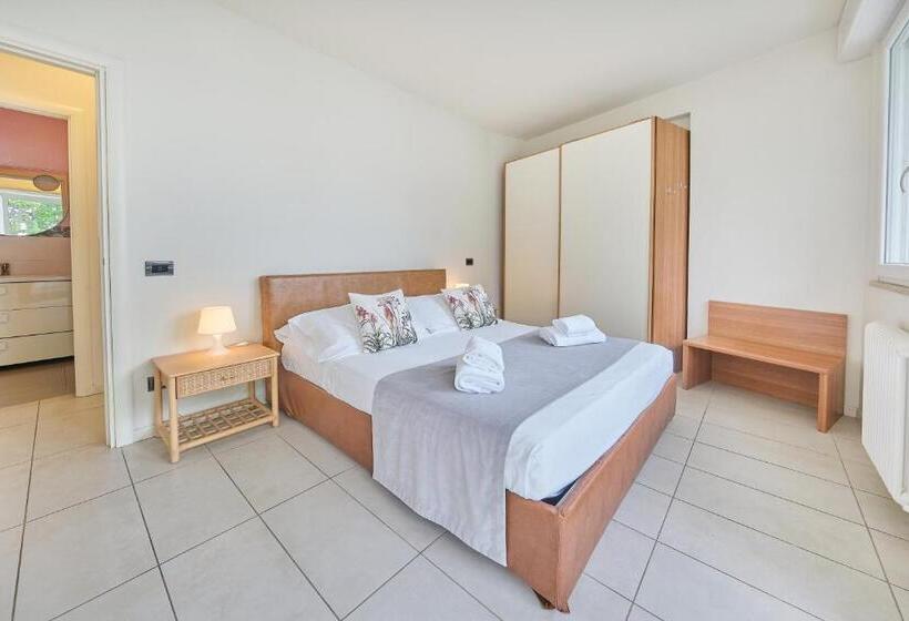آپارتمان 1 خوابه با چشم‌انداز, Front Lake Apartment Bardolino