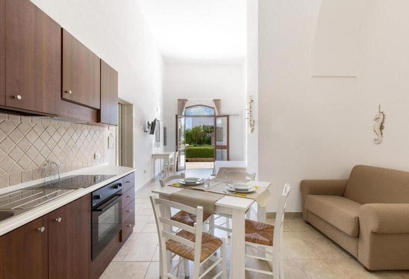 استودیو خانوادگی, Mediterranea Residence